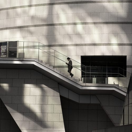 silueta-de-persona-en-la-ciudad Silueta de persona